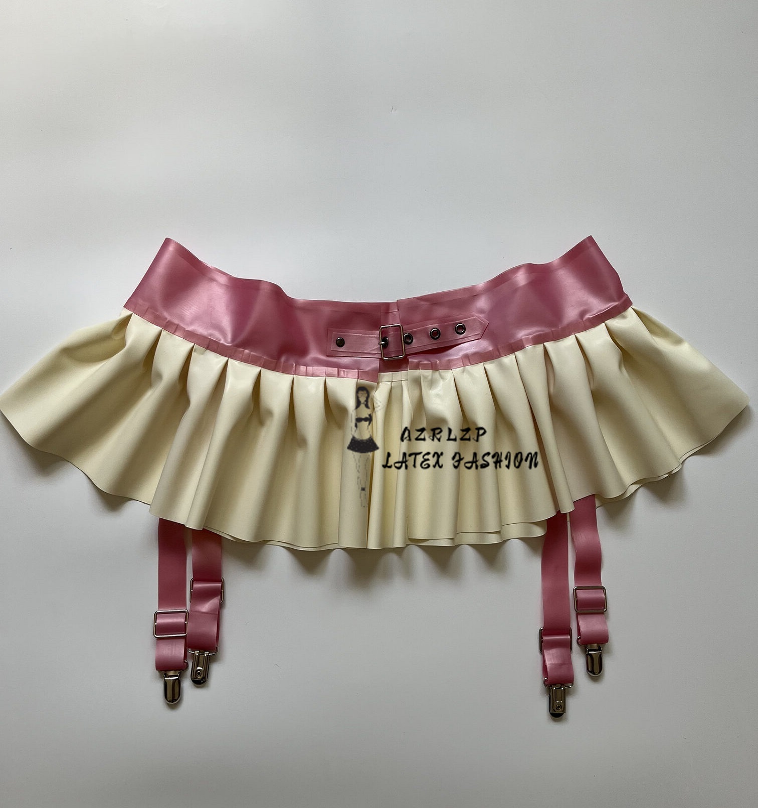 Metallic Powder and White Wome – Garter Belt Set recenzja i cena